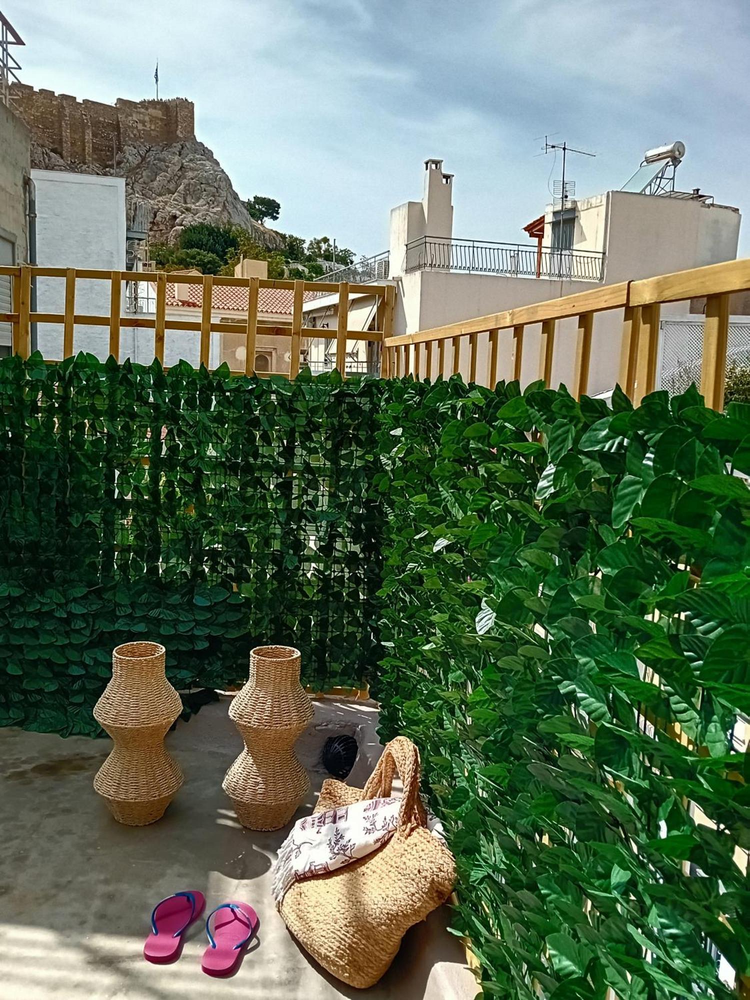 House In Plaka * Athens